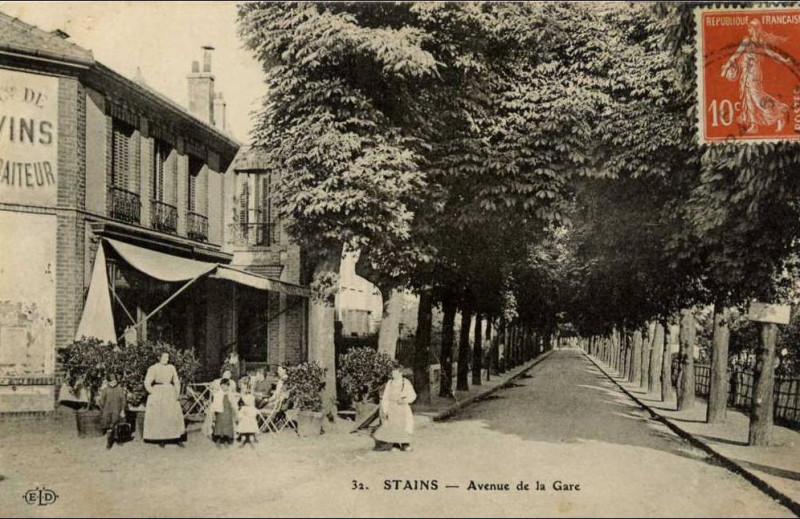 Carte postale ancienne Stains.Avenue de la Gare