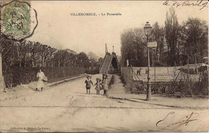 Carte postale ancienne Villemomble.Passerelle