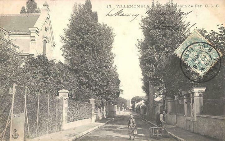 Carte postale ancienne Villemomble.Rue du Chemin de Fer