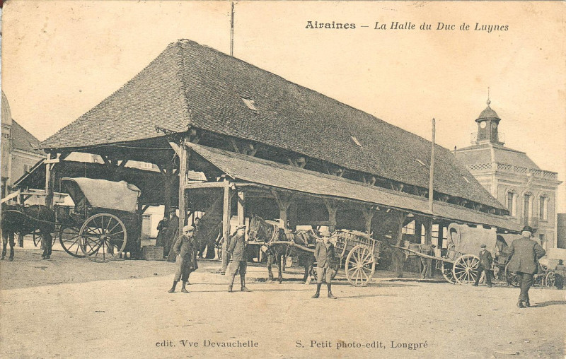 Carte postale ancienne Airaines Halle