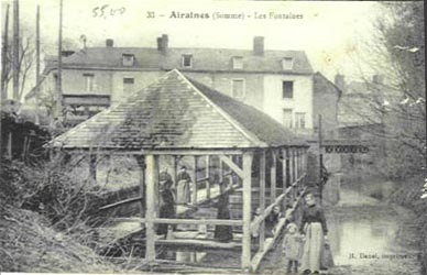 Carte postale ancienne Airaines Les fontaines avant 1914