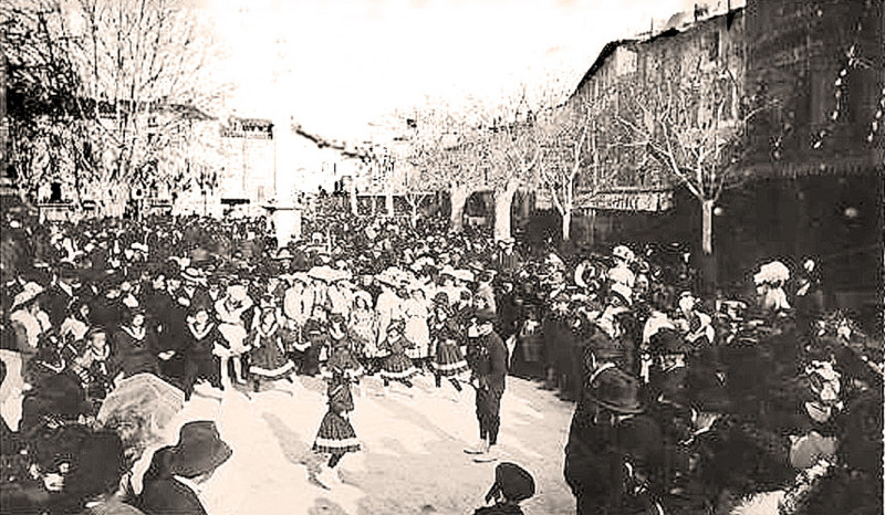 Carte postale ancienne Apt Cavalcade 10 avril 1910