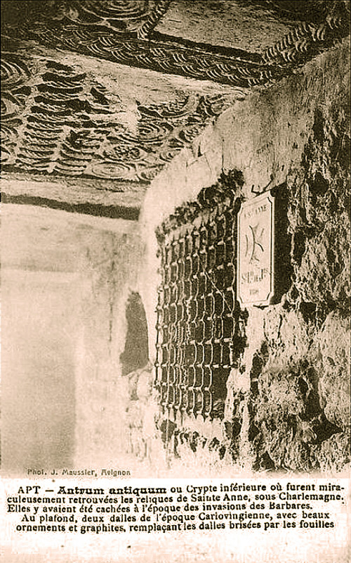 Carte postale ancienne Apt Crypte inférieure 01