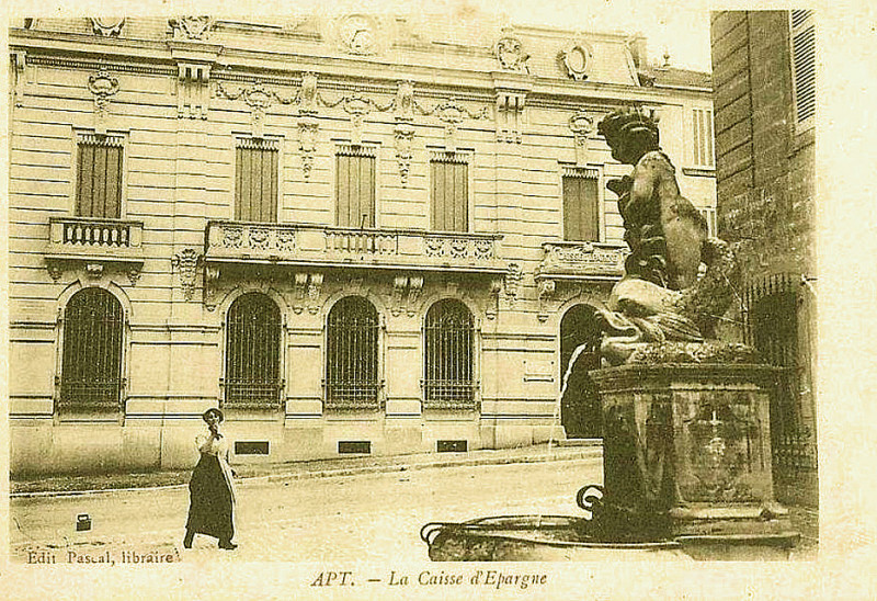 Carte postale ancienne Apt immeuble de la C E