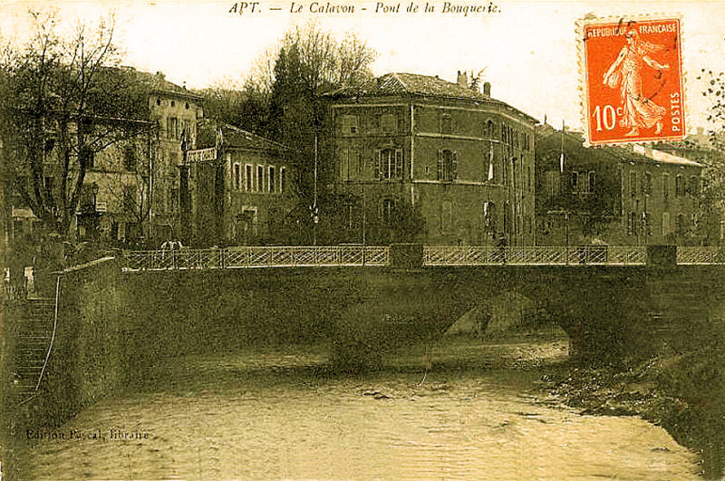 Carte postale ancienne Apt pont de la bouquerie 02