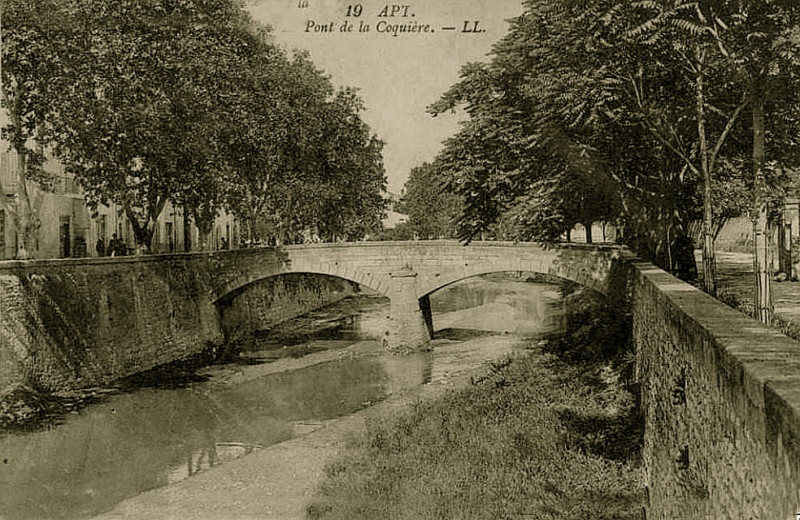Carte postale ancienne Apt pont de la Coquière