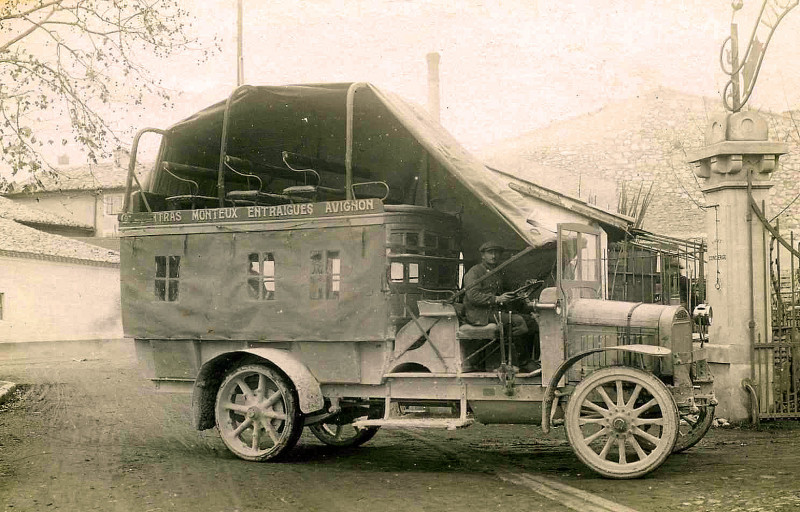 Carte postale ancienne Autocar Carpentras Avigon
