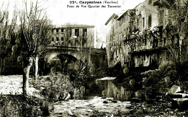 Carte postale ancienne Carpentras quartier des Tanneries