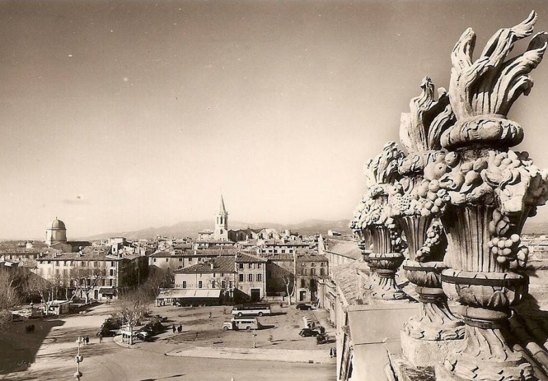 Carte postale ancienne Pots à feu originaux de l'Hôtel-Dieu de Carpentras