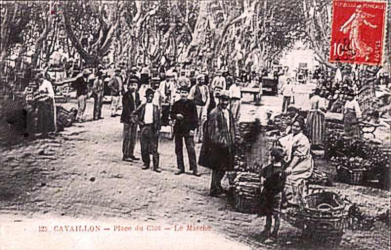 Carte postale ancienne Cavaillon le Marché Place du Clos