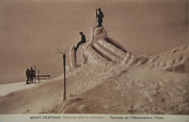 Carte postale ancienne Mont Ventoux terrasse de l'Observatoire