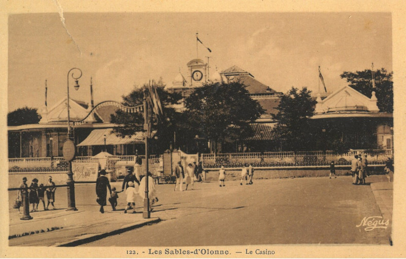Carte postale ancienne Sables-d'Olonne - Casino