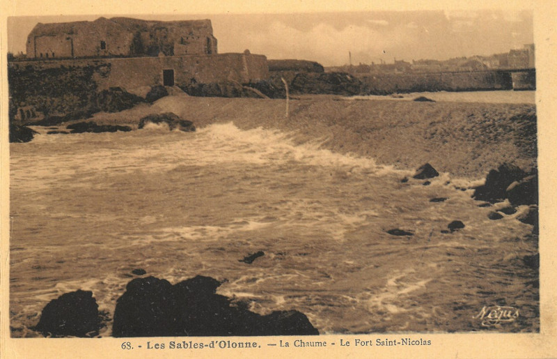 Carte postale ancienne Sables-d'Olonne - Fort