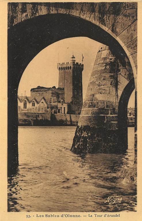 Carte postale ancienne Sables-d'Olonne - Tour