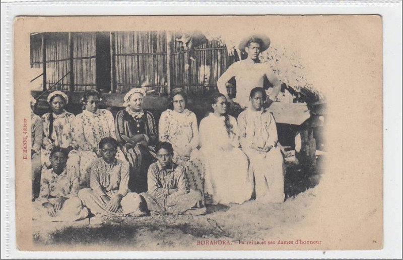 Carte postale ancienne Bora Bora - La reine et ses dames d'honneur, Delcample (2)