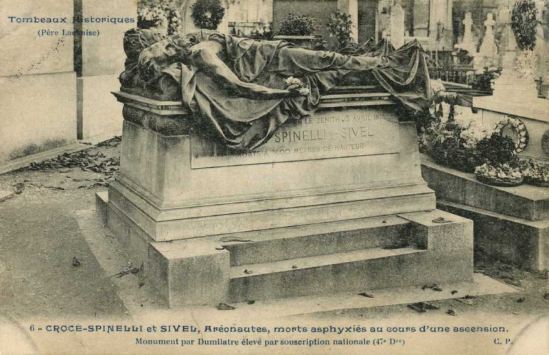 Carte postale ancienne Le Père-Lachaise - Croce-Spinelli et Sivel à Paris 20e