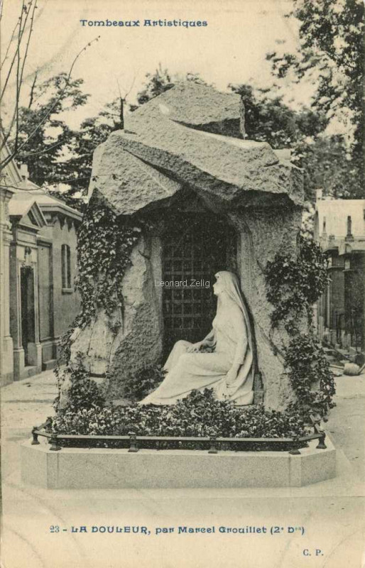 Carte postale ancienne Le Père-Lachaise - La douleur à Paris 20e