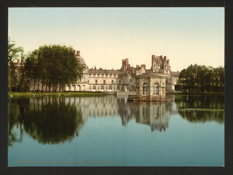 Carte postale ancienne From the park, Fontainebleau Palace, France-LCCN2001698126