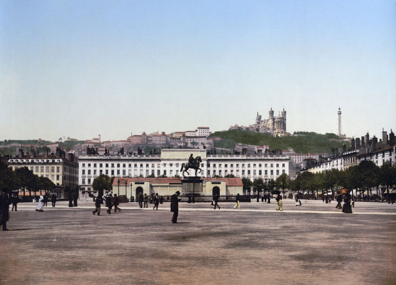 Carte postale ancienne Lyon placebellecour congres à Lyon