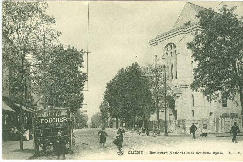 Carte postale ancienne Boulevard National et la nouvelle Eglise à Clichy