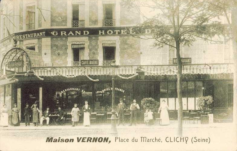 Carte postale ancienne Maison Vernon - Place du Marché à Clichy
