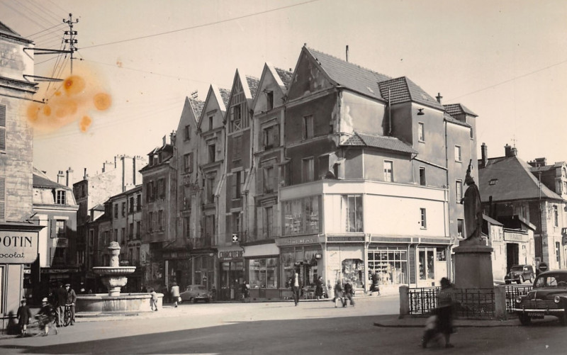 Carte postale ancienne L1818 - Lagny-sur-Marne - Les 5 pignons