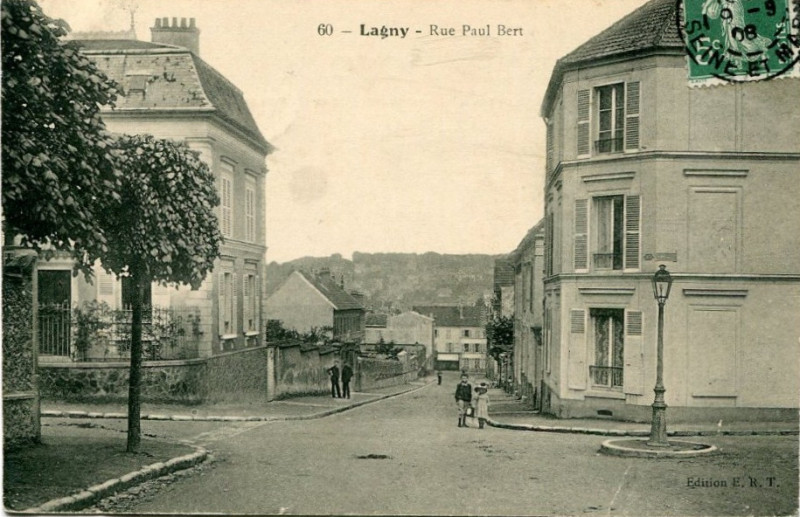 Carte postale ancienne L2500 - Lagny-sur-Marne - Rue Paul Bert