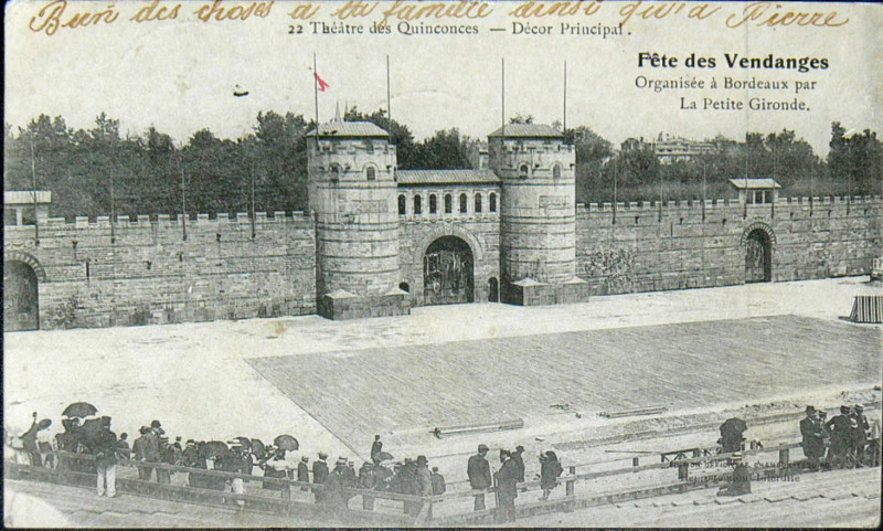 Carte postale ancienne Bordeaux fête-des-vendanges 22 Théatre des Quinconces à Bordeaux