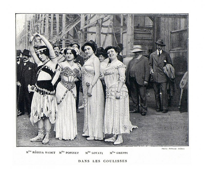 Carte postale ancienne Bordeaux fête-des-vendanges Bacchus triomphant (Mlles Badet, Popinet, Lovati, Greppi) à Bordeaux