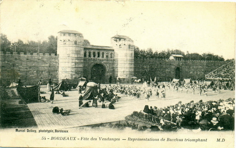 Carte postale ancienne Bordeaux fête-des-vendanges Bacchus triomphante 54(Marcel Delboy) à Bordeaux