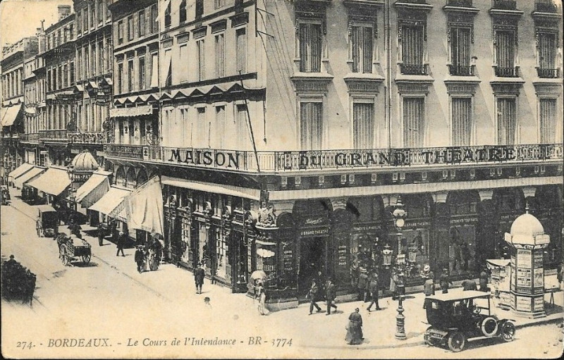 Carte postale ancienne Bordeaux place de la comedie 22 à Bordeaux