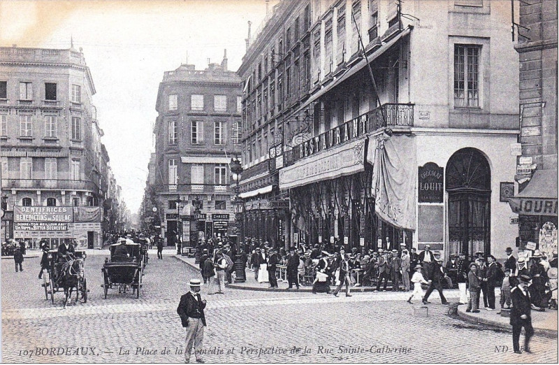 Carte postale ancienne Bordeaux place de la comedie 24 à Bordeaux