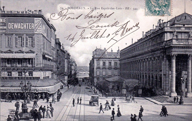 Carte postale ancienne Bordeaux place de la comedie 26 à Bordeaux