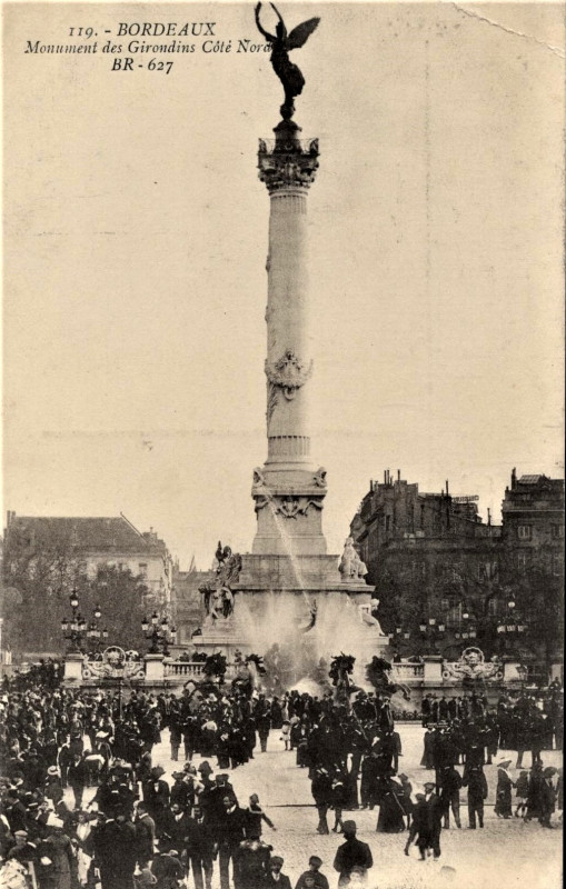 Carte postale ancienne Bordeaux monuments aux girondins 3 à Bordeaux