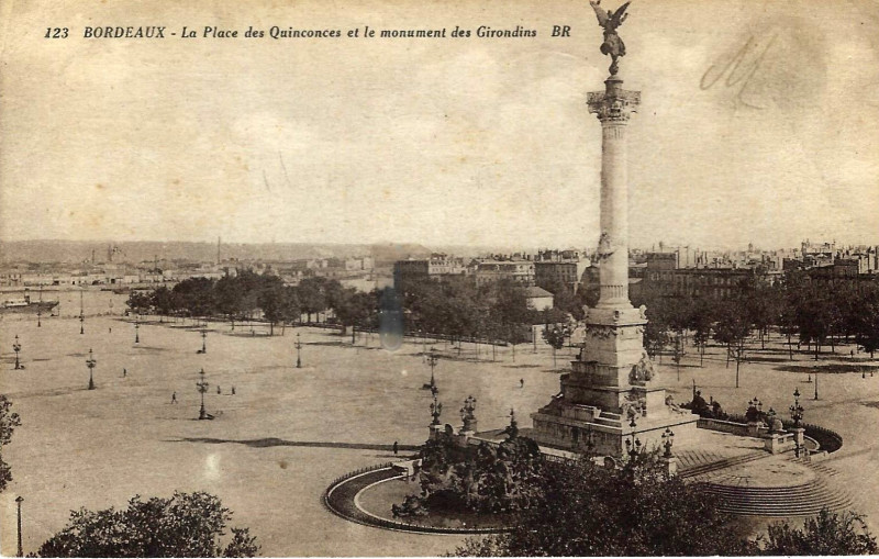 Carte postale ancienne Bordeaux monuments aux girondins 4 à Bordeaux