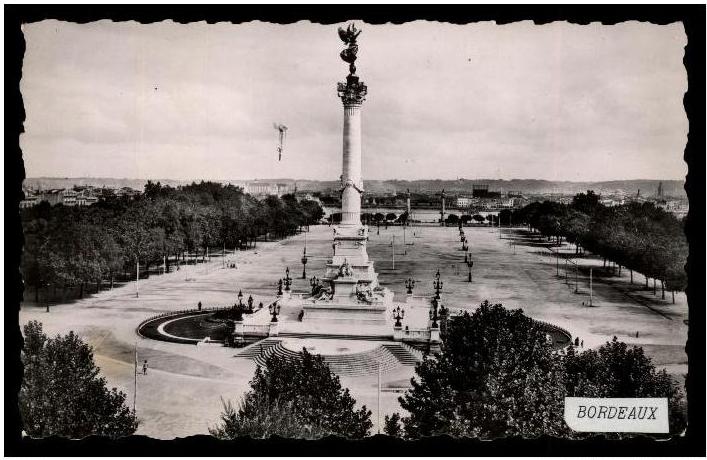 Carte postale ancienne Bordeaux monuments aux girondins 5 à Bordeaux