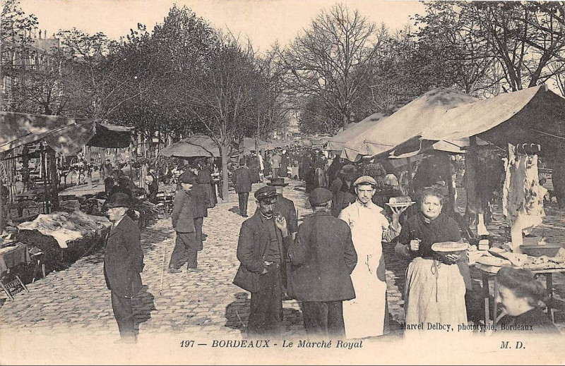 Carte postale ancienne Bordeaux Place des Quinconces jour de fête 3 à Bordeaux