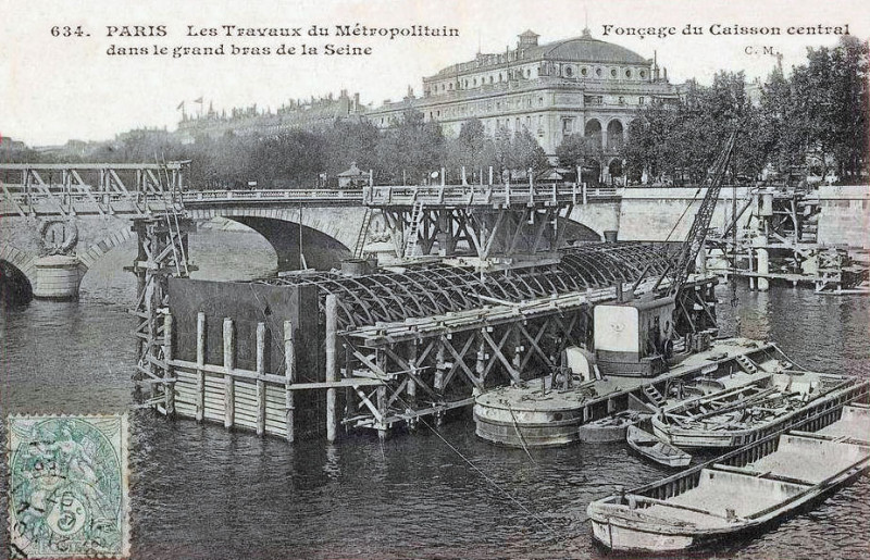 Carte postale ancienne Paris - Les travaux du Metropolitain - Foncage du caisson central