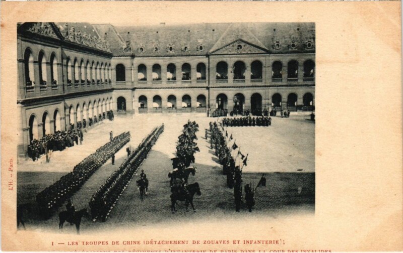Carte postale ancienne Paris 7e Ecole mIlitaire Troupes de Chine à Paris 7e