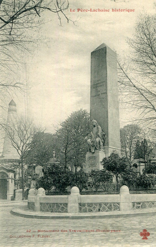 Carte postale ancienne Le Père-Lachaise - Monument des Travailleurs Municipaux à Paris 20e