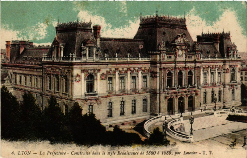 Carte postale ancienne Lyon La Prefecture à Lyon
