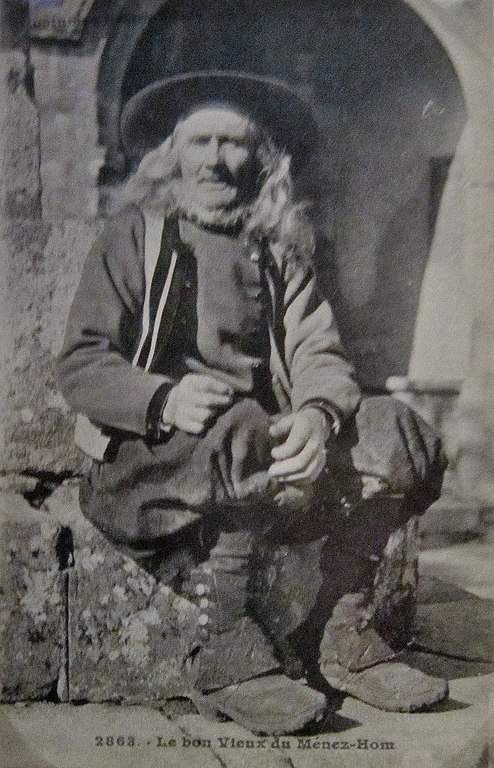 Carte postale ancienne 099 Ménez-Hom à Dinéault