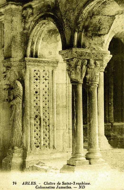 Carte postale ancienne Arles St Trophime
