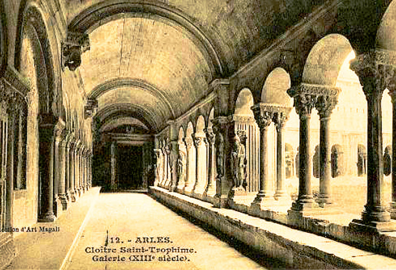 Carte postale ancienne Arles St Trophine cloitre IIIe
