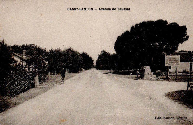 Carte postale ancienne Cassy - avenue de Taussat