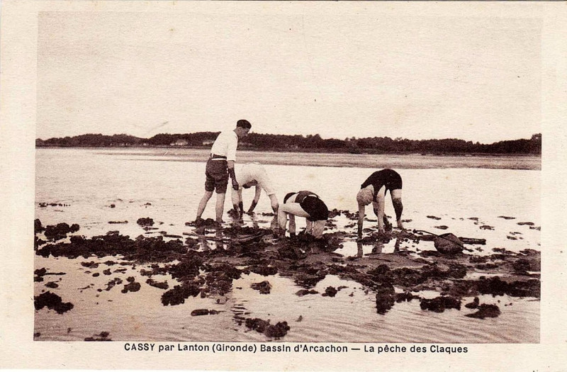 Carte postale ancienne Cassy - la pêche des claques