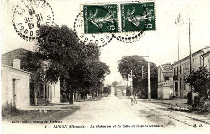 Carte postale ancienne Lugon - bourg 1