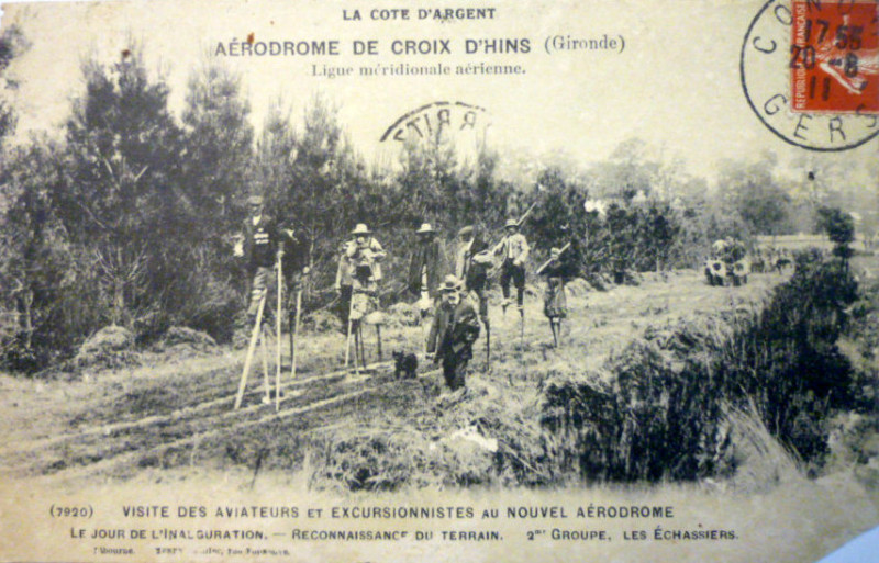 Carte postale ancienne Croix d'Hins - aérodrome 2