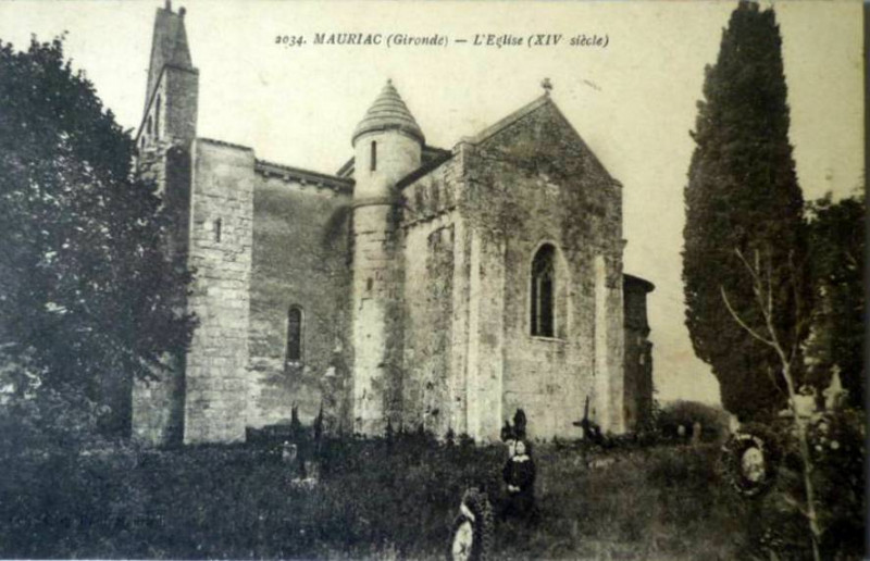 Carte postale ancienne Mauriac - église