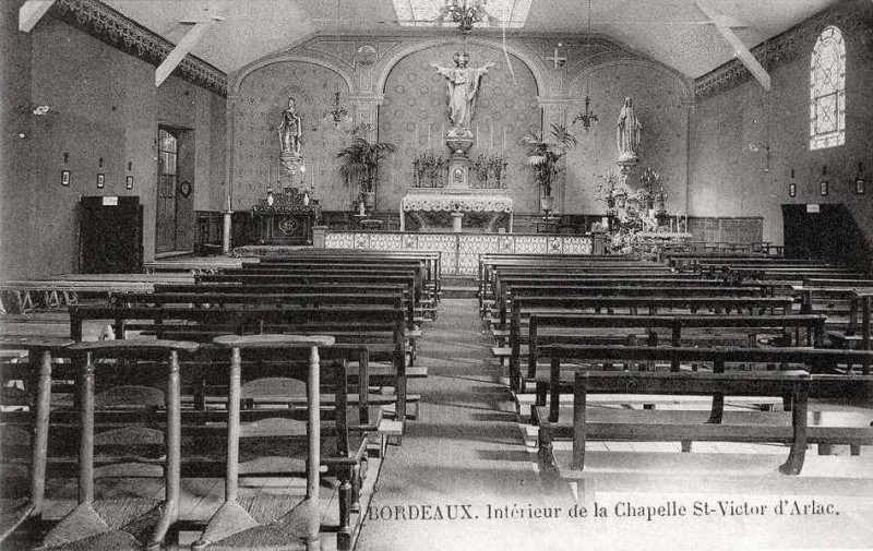 Carte postale ancienne Mérignac - chapelle St Victor Arlac 2